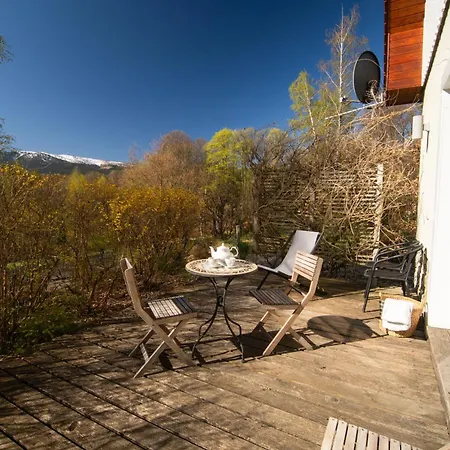Dom Tole Chalet *
